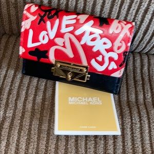 Michael Kors Graffiti Love wallet